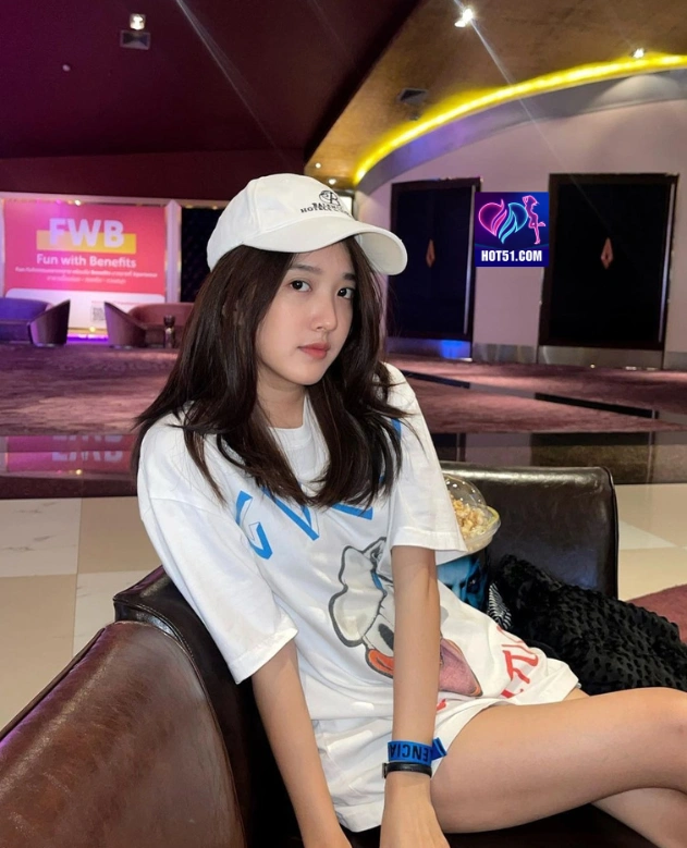 Pratiwi HOT51.COM
