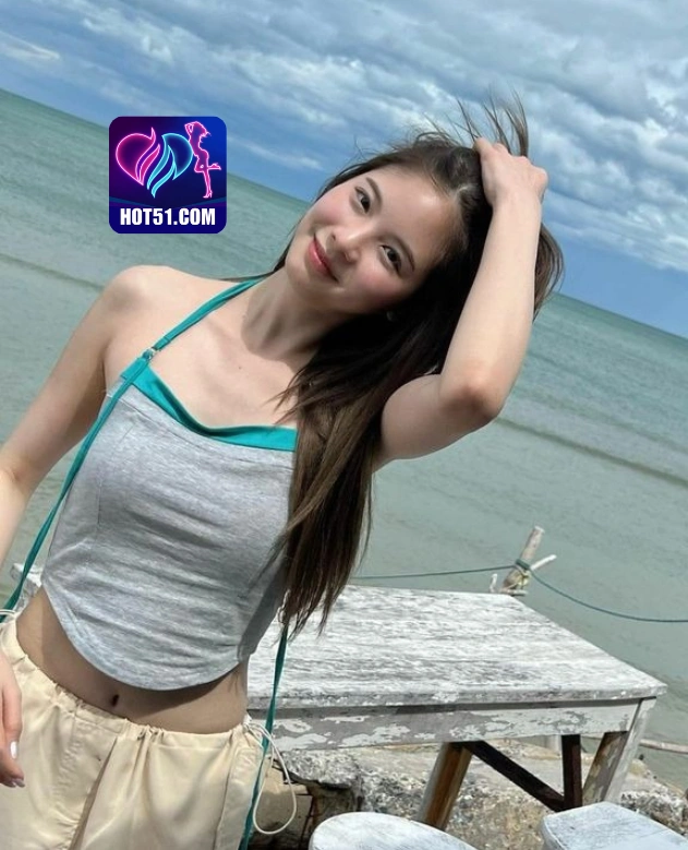 Nia Woodlander HOT51.COM