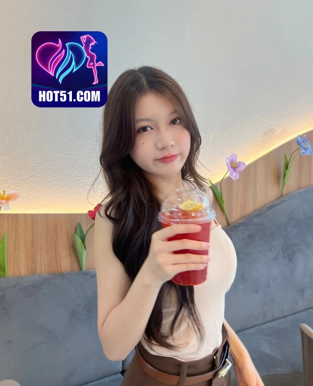 Lucy Hamilton-HOT51.COM