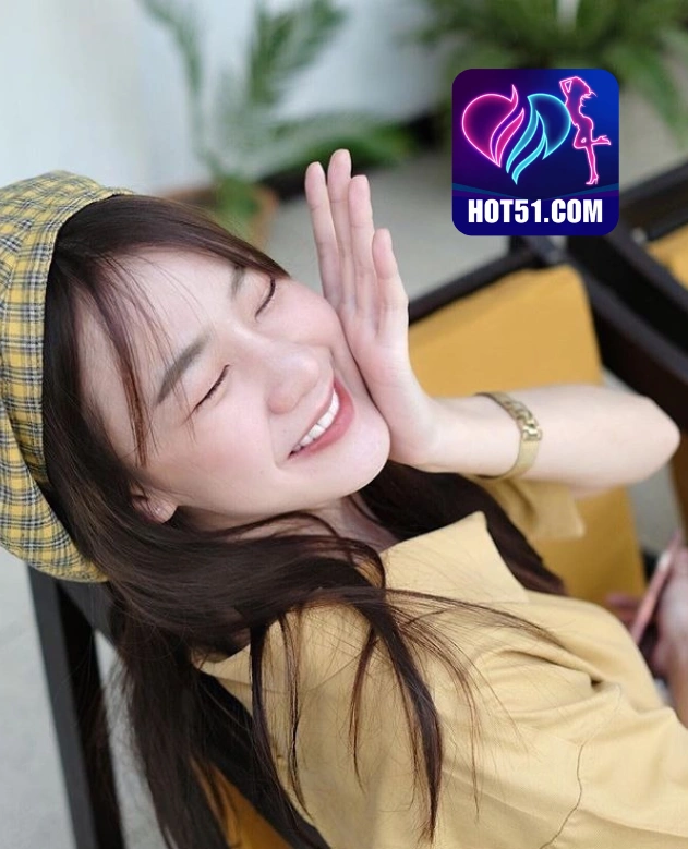 Mia Chapman-HOT51.COM