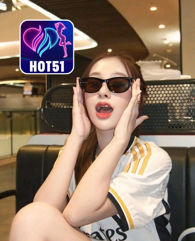 Georgia Elizabeth Sutton-HOT51