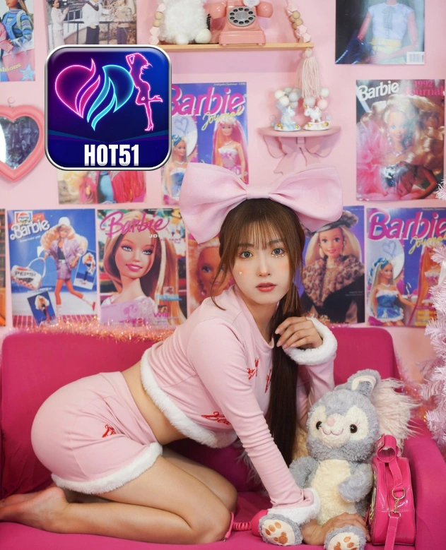 Laras Wulandari-HOT51